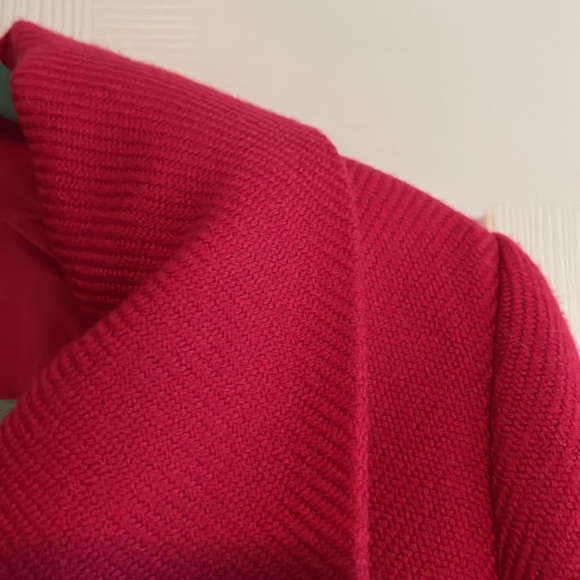 Talbots Women’s hot pink jacket. 60% acrylic & 40% wool. - Picture 3 of 6